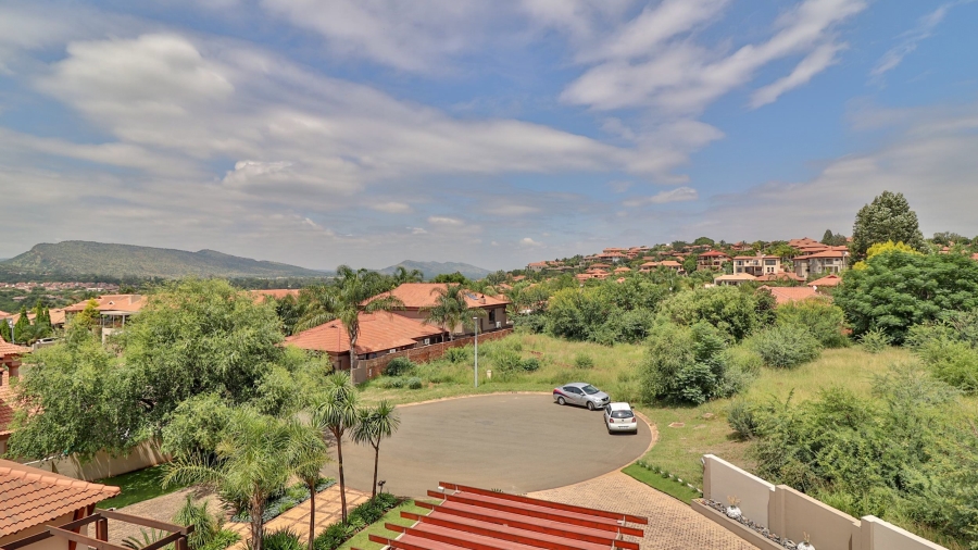 6 Bedroom Property for Sale in Birdwood Estate North West